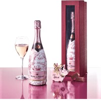 Veuve du Vernay Rosé Brut & Glücksschweinchen und Nougatpraliné